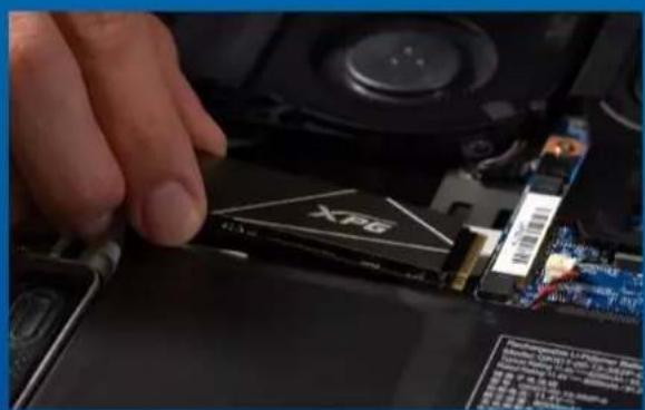 ADATA LEGEND 850 - 2.LOCALIZARLARANURAPCIEM.2 YCONFIRMARQUETIENE TORNILLOS - 1