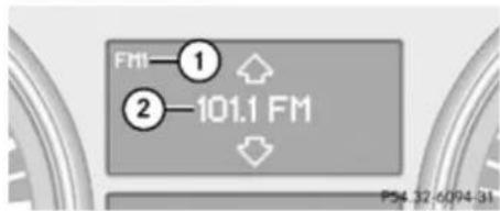 Mercedes-Benz GL (2009) - Selecting radio station - 1