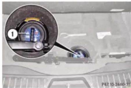 Mercedes-Benz GL (2009) - Warning! - 1
