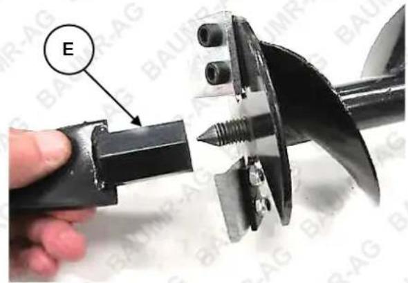 Baumr-AG BPX-700 - Attaching the Auger - 3