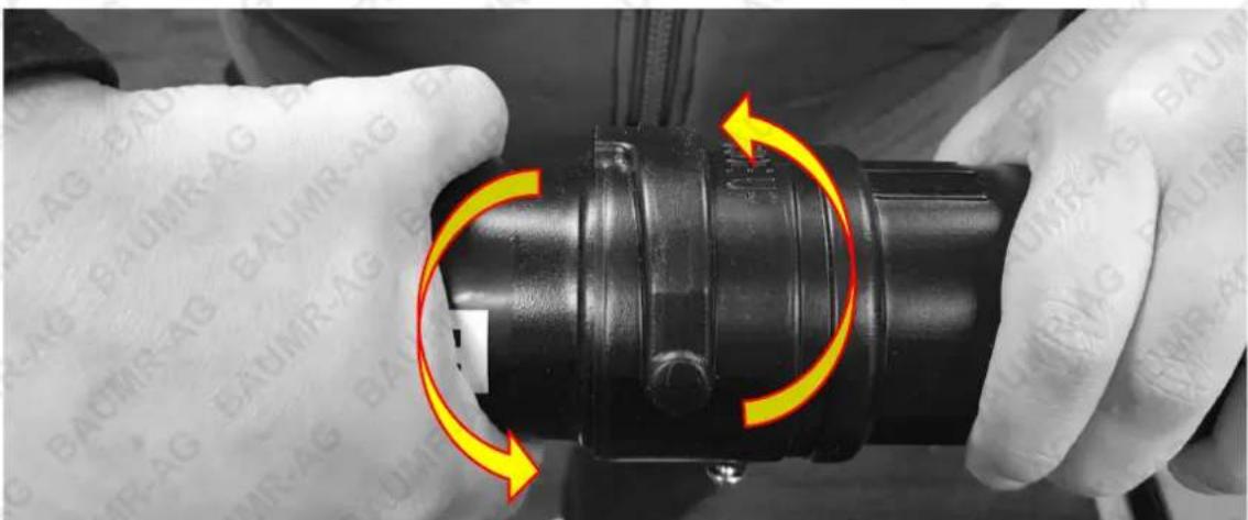 Baumr-AG BVX250 - Connecting the Vacuum/Mulch Nozzles - 3
