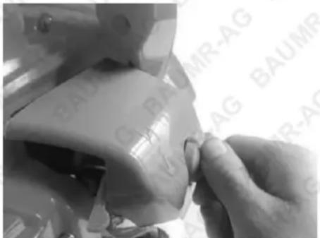 Baumr-AG BVX250 - Checking the Air Filter - 1