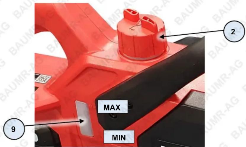 Baumr-AG SW5 - Filling Up with Saw Chain Oil - 1