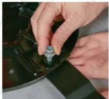 Baumr-AG 840SX - Replacing the Blades - 4