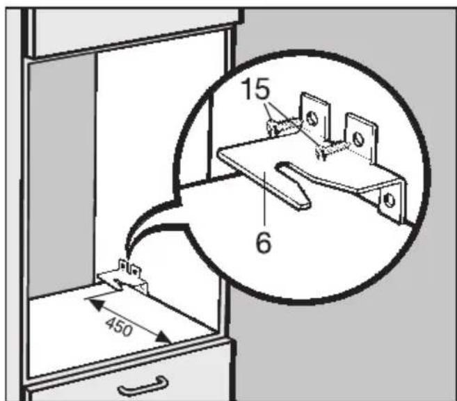 MIELE G 307 I - Fußsicherungen anschrauben - 1