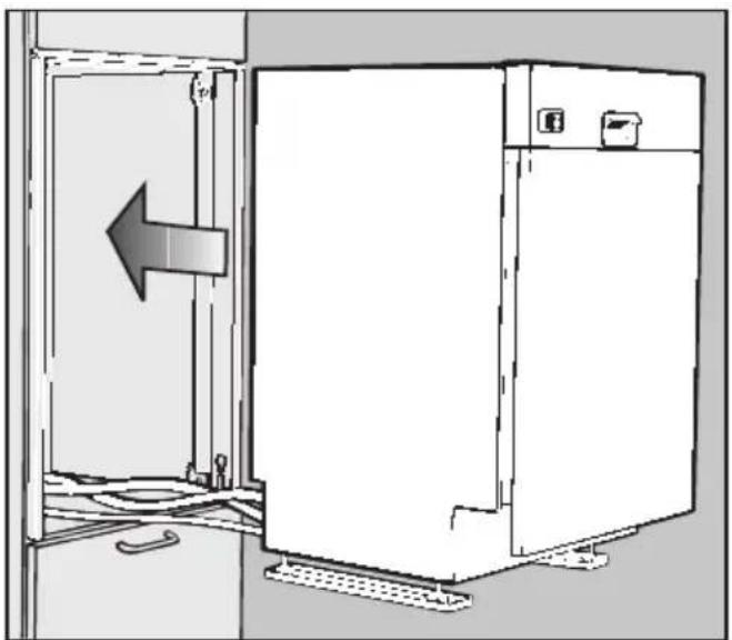 MIELE G 307 I - Geschirrspüler in den Schrank schieben - 1