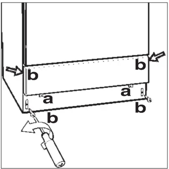 MIELE G 7781 - Service-Klappe und Sockelblech abnehmen: - 1
