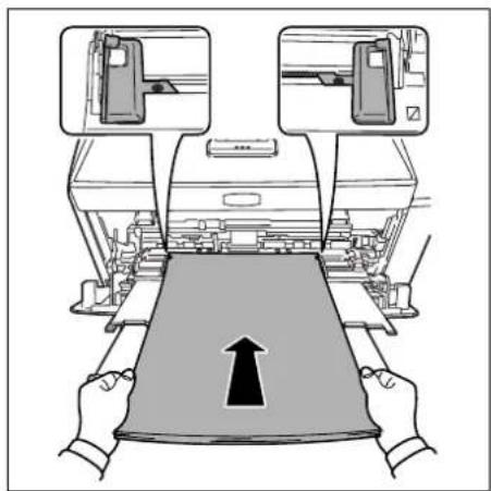 Triumph-Adler LP 4230 - Papier in die Universalzufuhr einlegen - 4