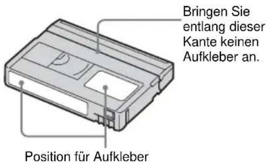 Bringen Sie entlang dieser Kante keinen Aufkleber an. Position für Aufkleber