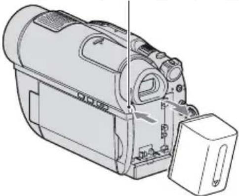 SONY HDR-UX9 - De accu verwijderen - 1