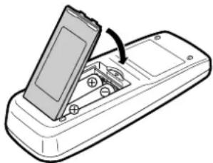 SHARP 15FJ25S - Einlegen der Batterien in die Fernbedienung - 3
