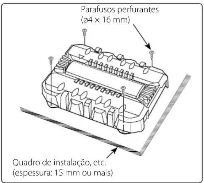 Parafusos perfurantes (ø4 x 16 mm) Quadro de instalação, etc. (espessura: 15 mm ou mais)