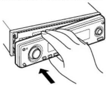 KENWOOD KDC-W8531 - Einsetzen der Frontblende - 2