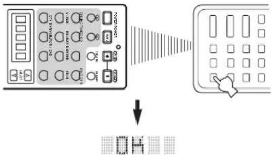 YAMAHA RX-V2600 - Betätigen und halten Sie die Taste gedrückt, die Sie auf der anderen Fernbedienung programmieren möchten, bis OK in dem Displayfenster erscheint. - 1