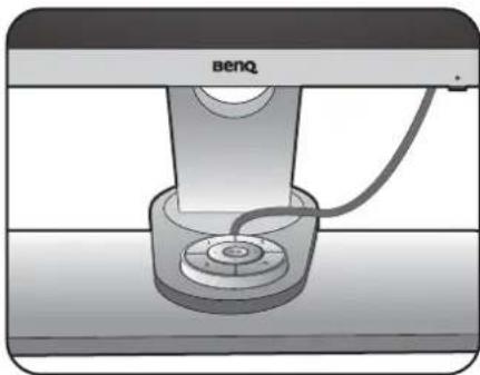 BENQ SW2401PT - Connect the headphones. - 3