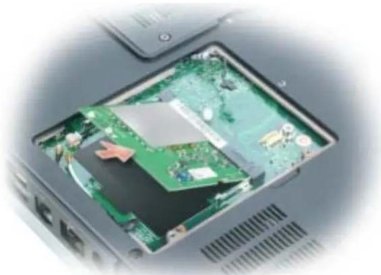 DELL Inspiron 9200 - VORSICHT: Bevor Sie irgendwelche in diesem Abschnitt beschriebene Verfahren ausführen, lesen Sie erst die Sicherheitshinweise im Produktinformationshandbuch. - 4