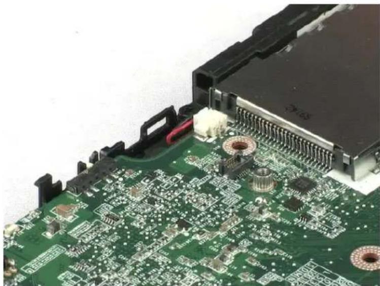 DELL Vostro 1220 - Removing the Bluetooth Module - 3