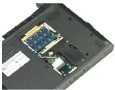 DELL Vostro 1220 - Removing the Access Panel - 3