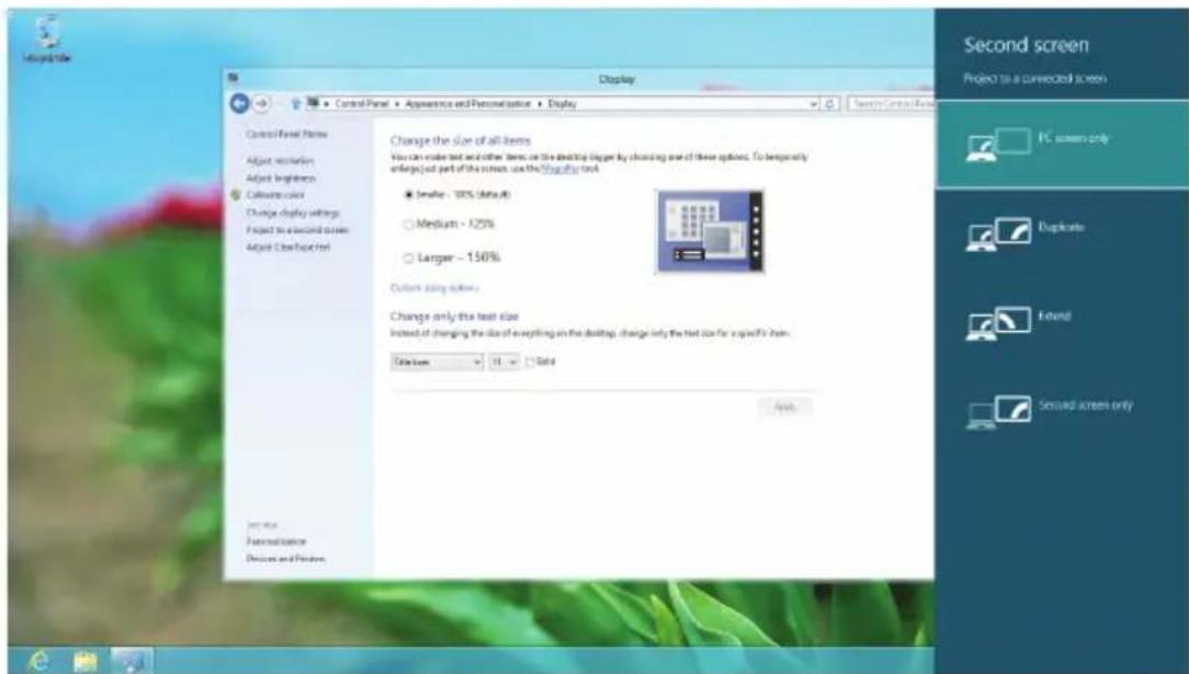 MEDION Akoya P6637 MD 98293 - Connecting an External Monitor - 1