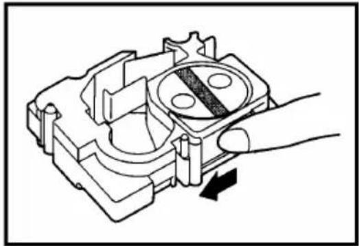 BROTHER P-Touch 530 - Feeding the tape through the cassette - 1