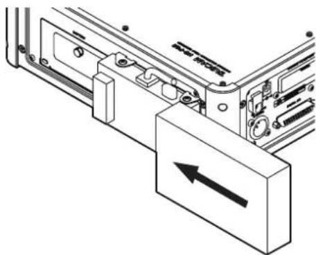 TASCAM HS-P82 - Eine externe Batterie montieren - 4