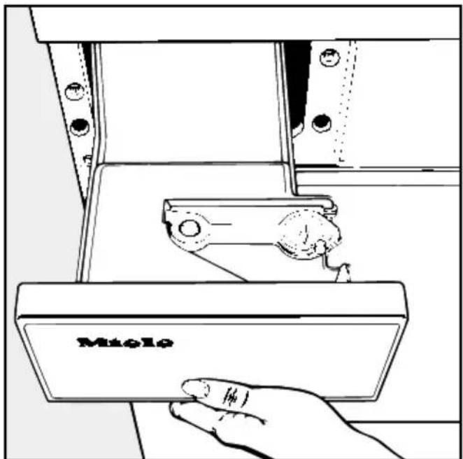 MIELE Novotronic Meteor 694 C - Kondenswasserbehälter ent- leeren - 1