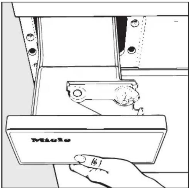 MIELE T 494 C - Kondenswasserbehälter ent- leeren - 1