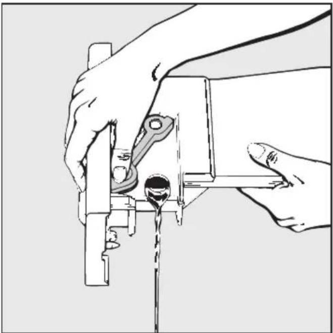 MIELE T 484 C - Kondenswasserbehälter ent- leeren - 2