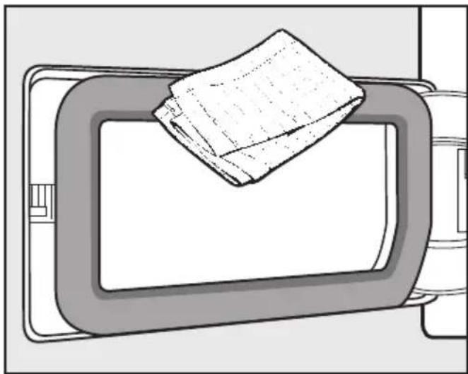 MIELE TKG 450 WP - Klappe für den Sockelfilter - 1