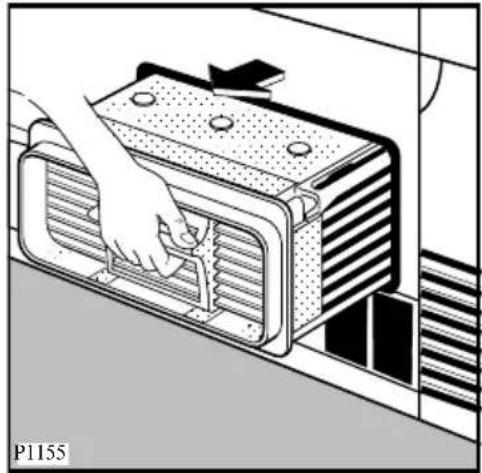 PRIVILEG 6806 CD - Reinigung des Luftkondensors - 3
