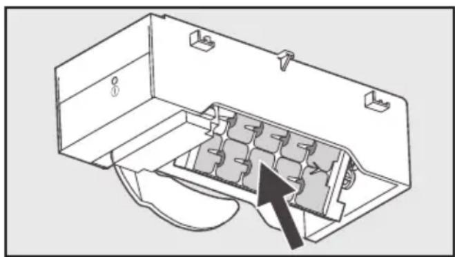 MIELE KFN 8700 SEED - Eiswürfelschale reinigen - 1