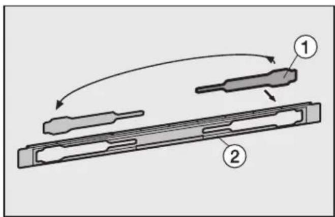 MIELE KFN 14943 SDE - Oberen Türschließdämpfer einsetzen: - 1