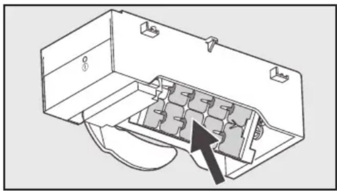 MIELE KF 7650 SNE ed - Eiswürfelschale reinigen - 1
