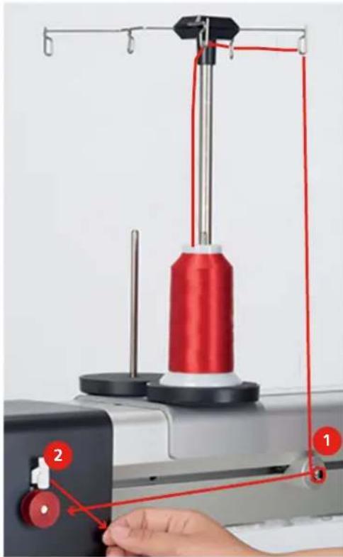 BERNINA Q 24 - Unterfaden aufspulen - 1