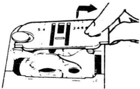 SINGER 1021 - CHANGING PRESSER FEET - 3