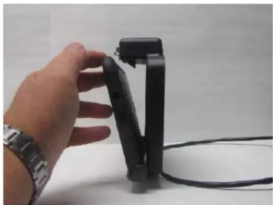 Gamber-Johnson 7160-0581 - DOCKING AND UNDOCKING THE TABLET - 2