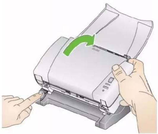 KODAK i1320 - Anbringen des optionalen Ausgabe-Kits - 3
