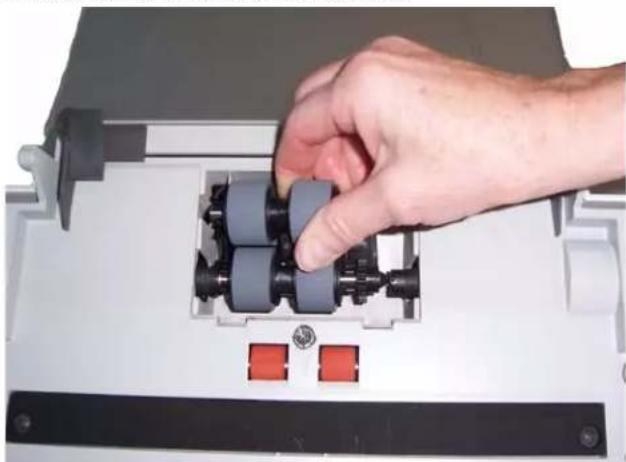 KODAK i1320 - Reinigen des Trennmoduls - 7