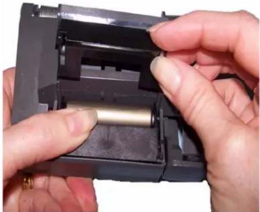 KODAK i1320 - Auswechseln des Vortrenn-Pads - 1