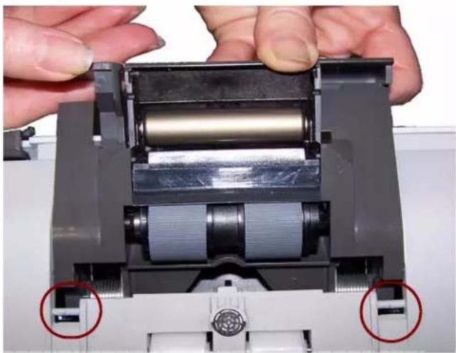 KODAK i1320 - Reinigen des Trennmoduls - 4