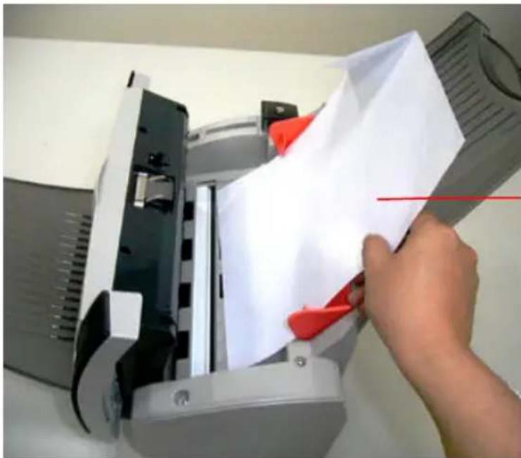 AVISION AV220 - Clearing a Paper Jam - 3