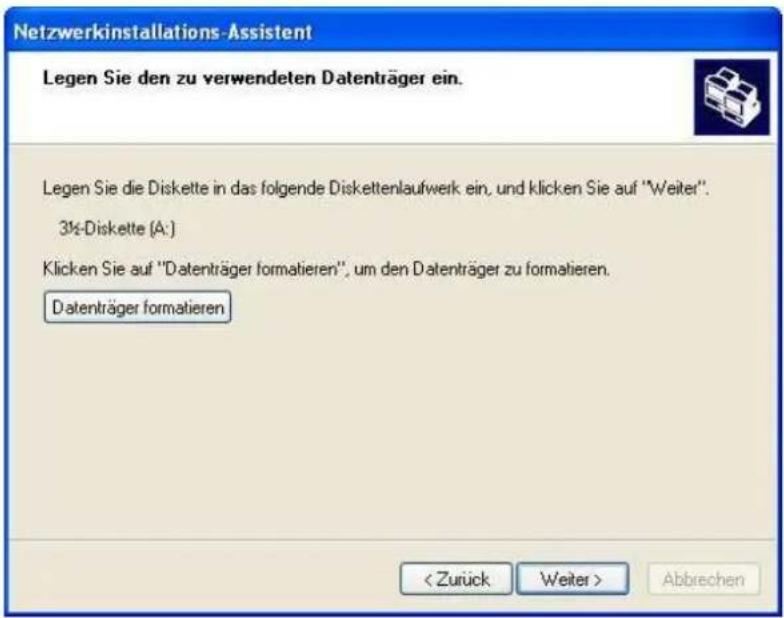 Netzwerkinstallations-Assistent Legen Sie den zu verwendeten Datenträger ein. Legen Sie die Diskette in das folgende Diskettenlaufwerk ein, und klicken Sie auf "Weiter". 3½-Diskette (A:) Klicken Sie auf "Datenträger formatieren", um den Datenträger zu formatieren. Datenträger formatieren < Zurück Weiter > Abbrechen