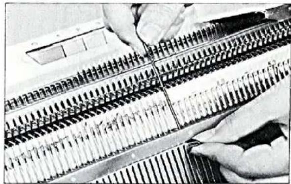 BROTHER KR710 - How to replace the purl needle Maintenance - 2
