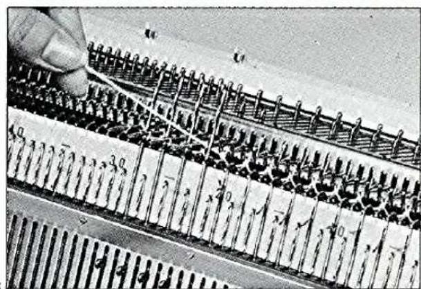 BROTHER KR710 - PARTIAL KNITTING OF 1 × 1 RIB - 5