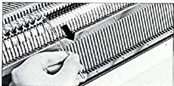 BROTHER KR710 - BINDING OFF AND FISHING EDGE OF RIB KNITTING - 3