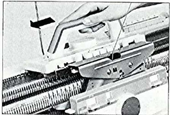 BROTHER KR710 - First row knitting - 6
