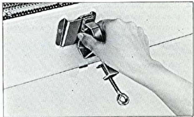 BROTHER KR710 - Setting up your ribber to the knitter - 1