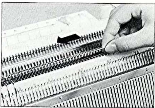 BROTHER KR710 - First row knitting - 8