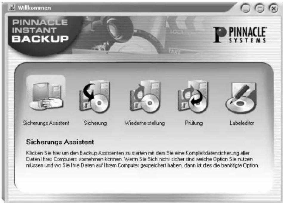 Willkommen PINNACLE INSTANT BACKUP PINNACLE® SYSTEMS Sicherungs Assistant Sicherung Wiederheistellung Prüfung Labeleditor Sicherungs Assistant Klicken Sie hier um den Backup Assistenten zu starten mit dem Sie eine Kompleitdatensicherung aller Daten Ihres Computers vornehmen können. Wenn Sie Sich nicht sicher sind welche Option Sie nutzen müssen und wo Sie Ihre Daten auf Ihrem Computer gespeichert haben, dann ist dies die benötigte Option.