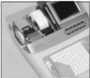 CASIO TE-8500F - Austauschen des Journalstreifens - 2